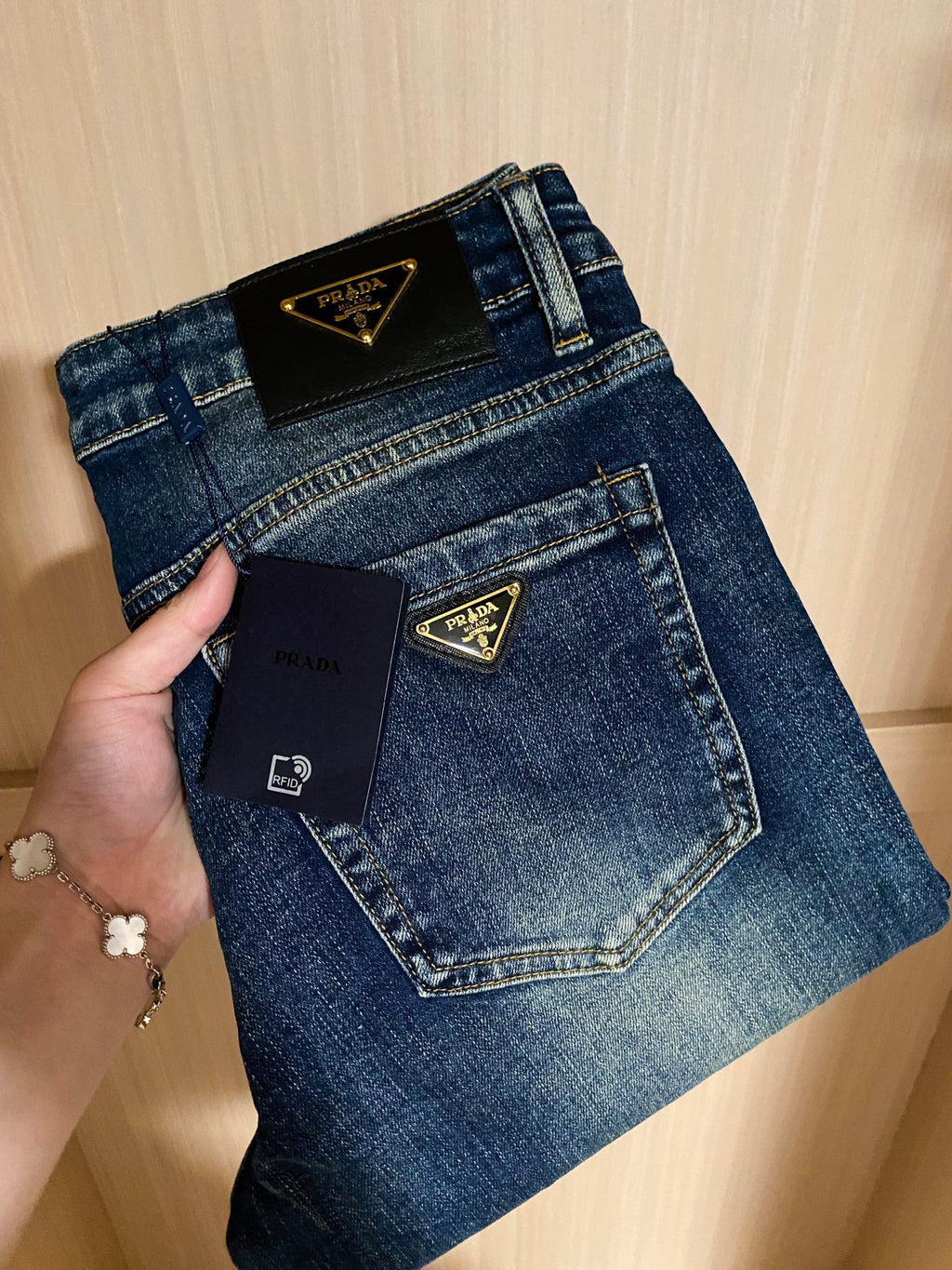 P Embossed Letters Straight Leg Skinny Jeans 0725051905