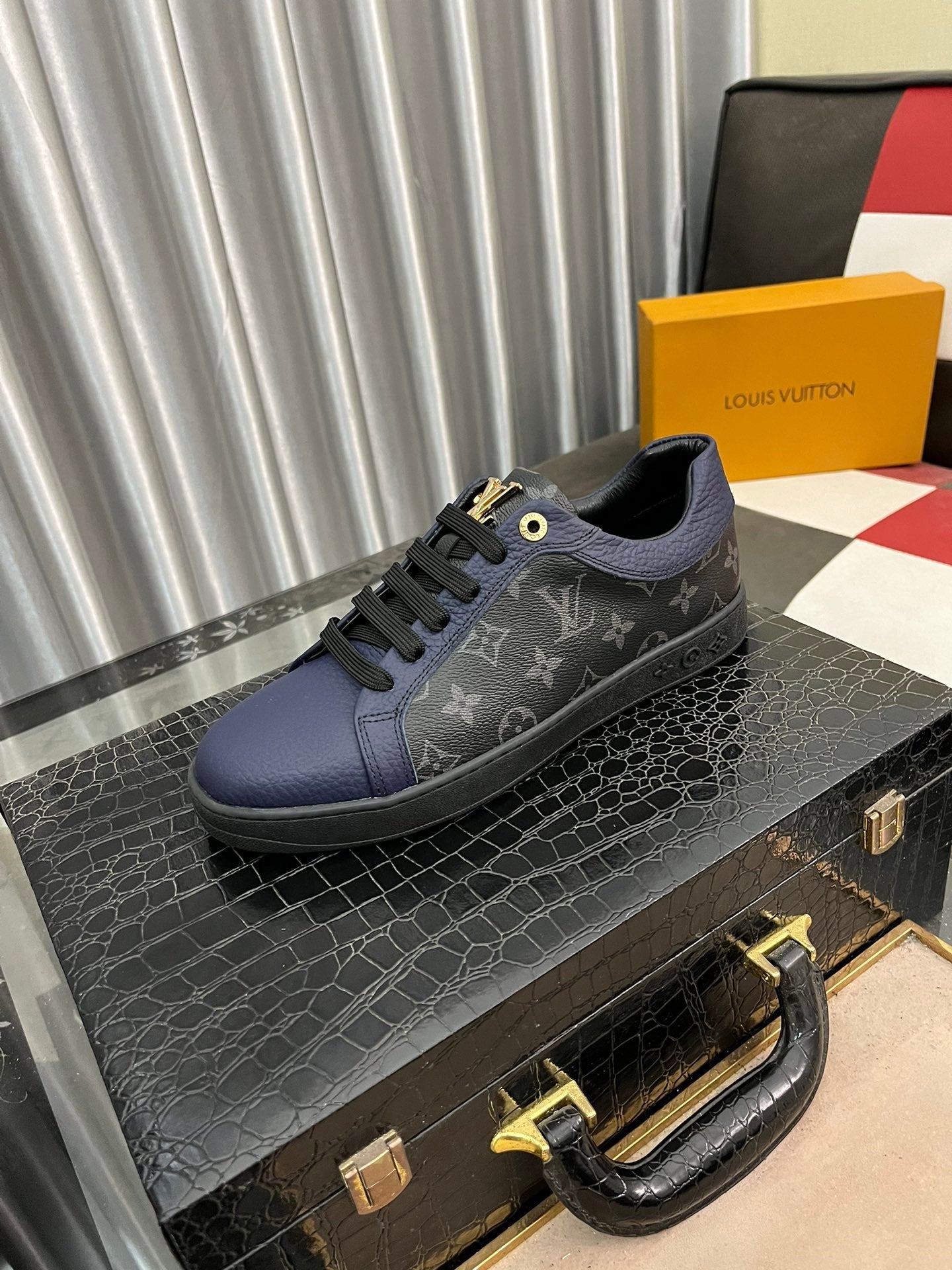 Men's stylish modern sneakers XC0723113005