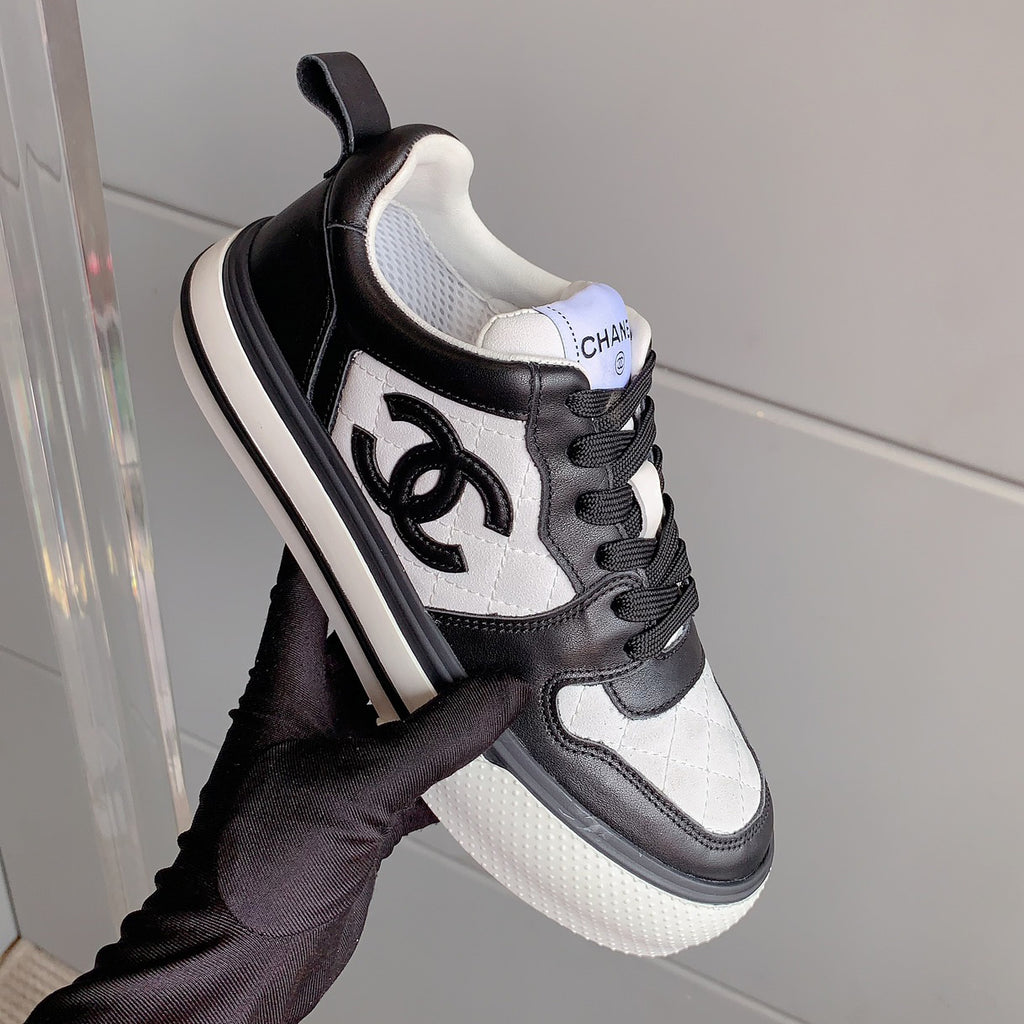 Classic versatile rhombus sneakers 1824061007
