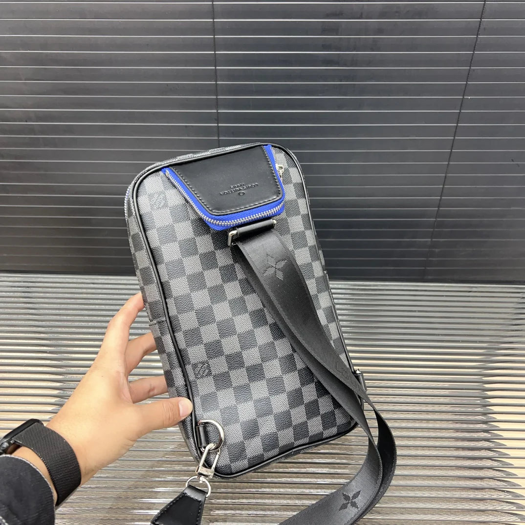 Unisex shoulder bag 1024111205