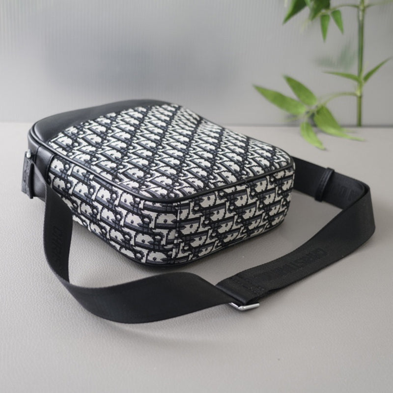 Classic Fashion Cross Shoulder Backpack KL1023102503