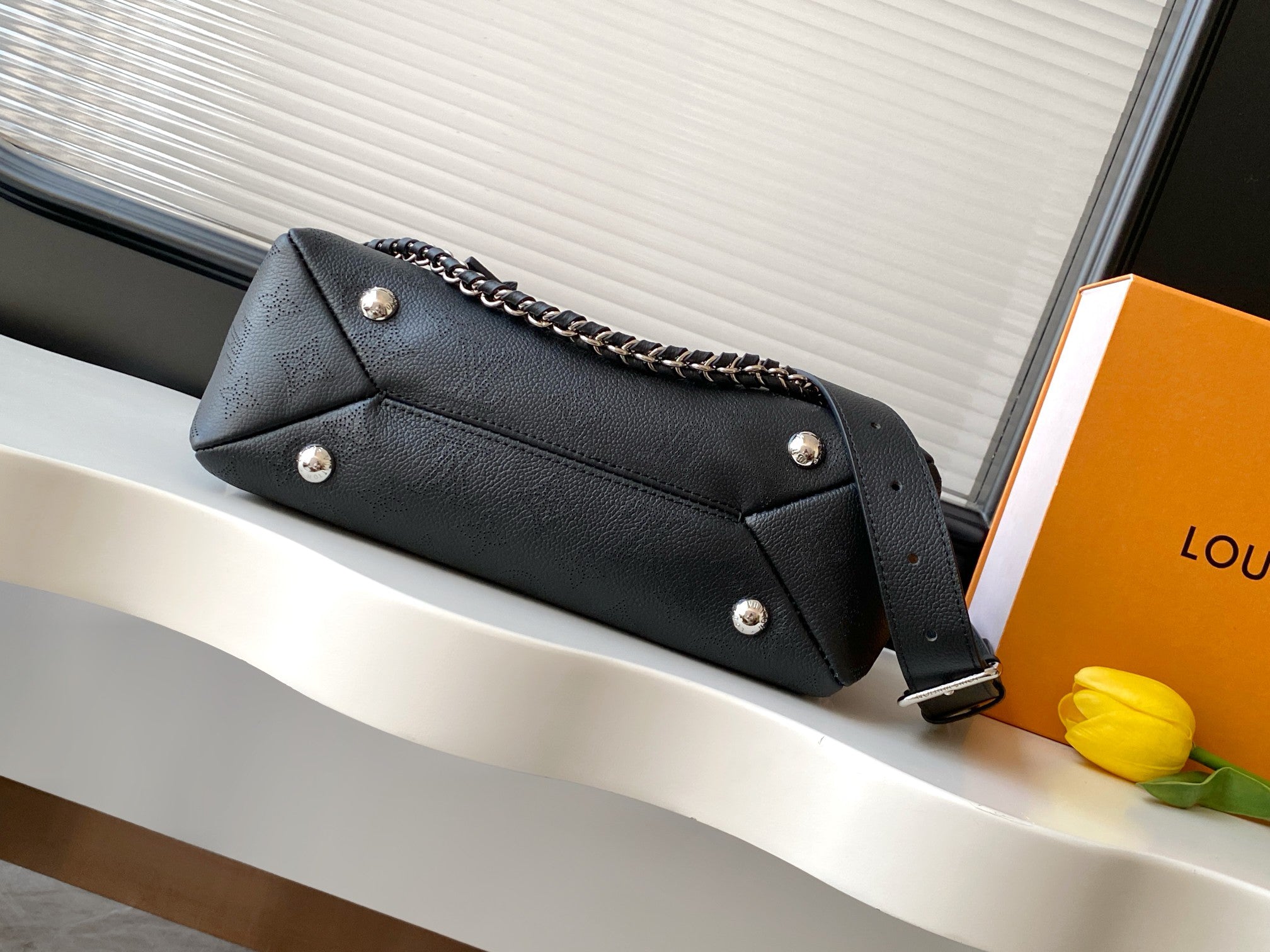 L & V Stylish Cut-out Cowhide Hand Bag M0726051906