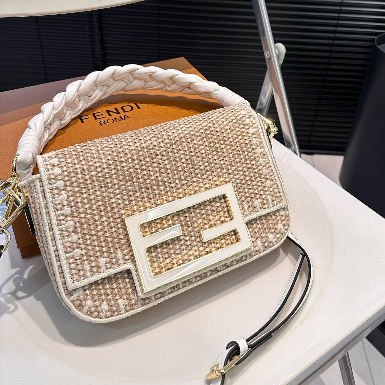 summer fashion woven clutch 0724041116
