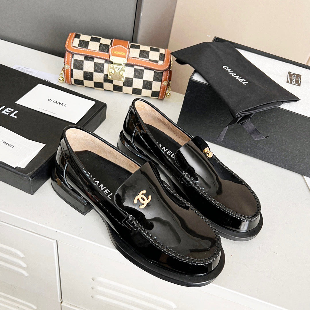 luxury fashion patent leather loafers 0725012001