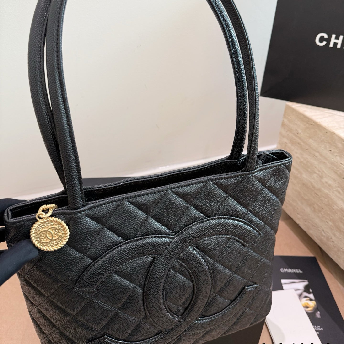 26SS New Women's Hilton Gold Coin Bag 0726031011