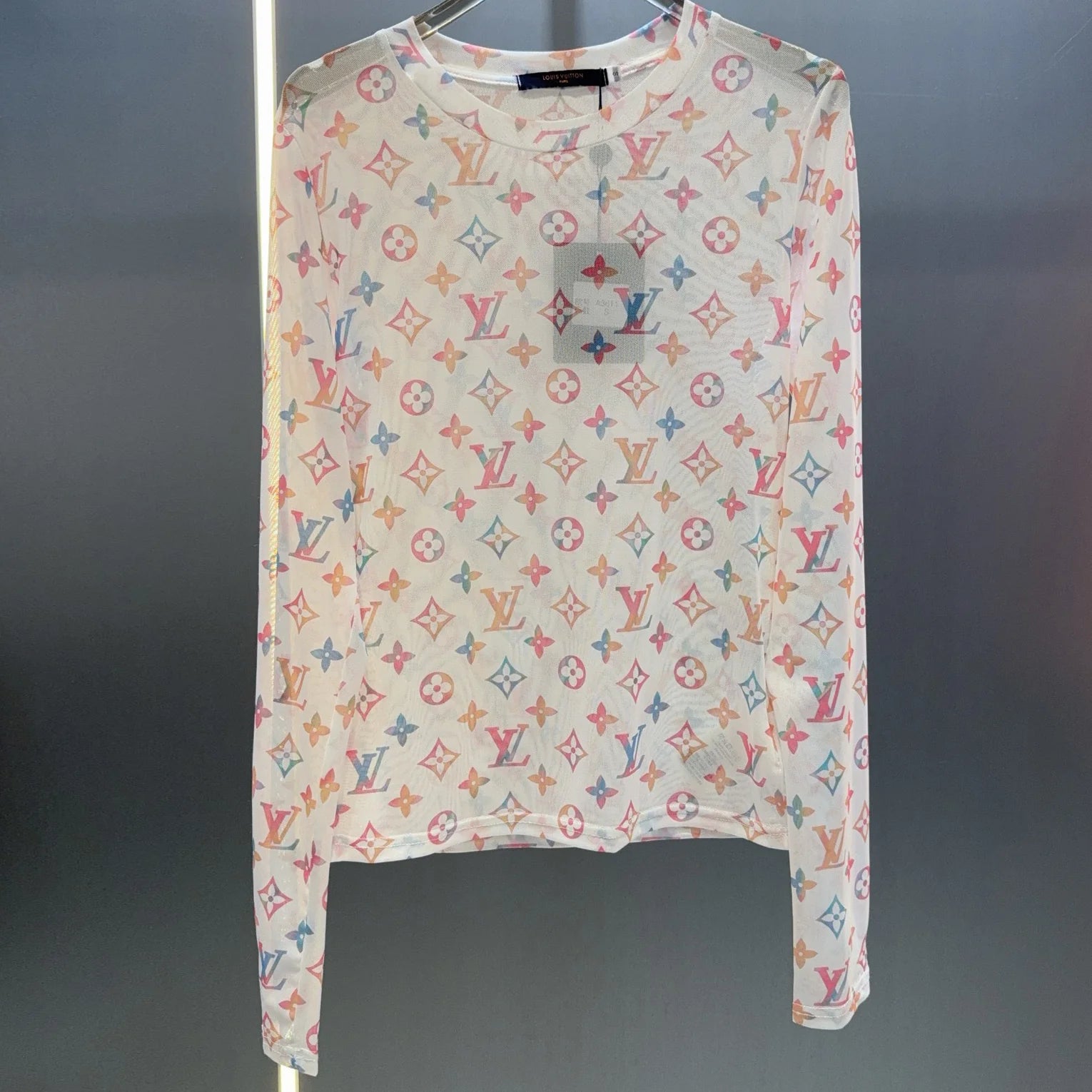 L Fashionable and Versatile Base Layer 1025092305