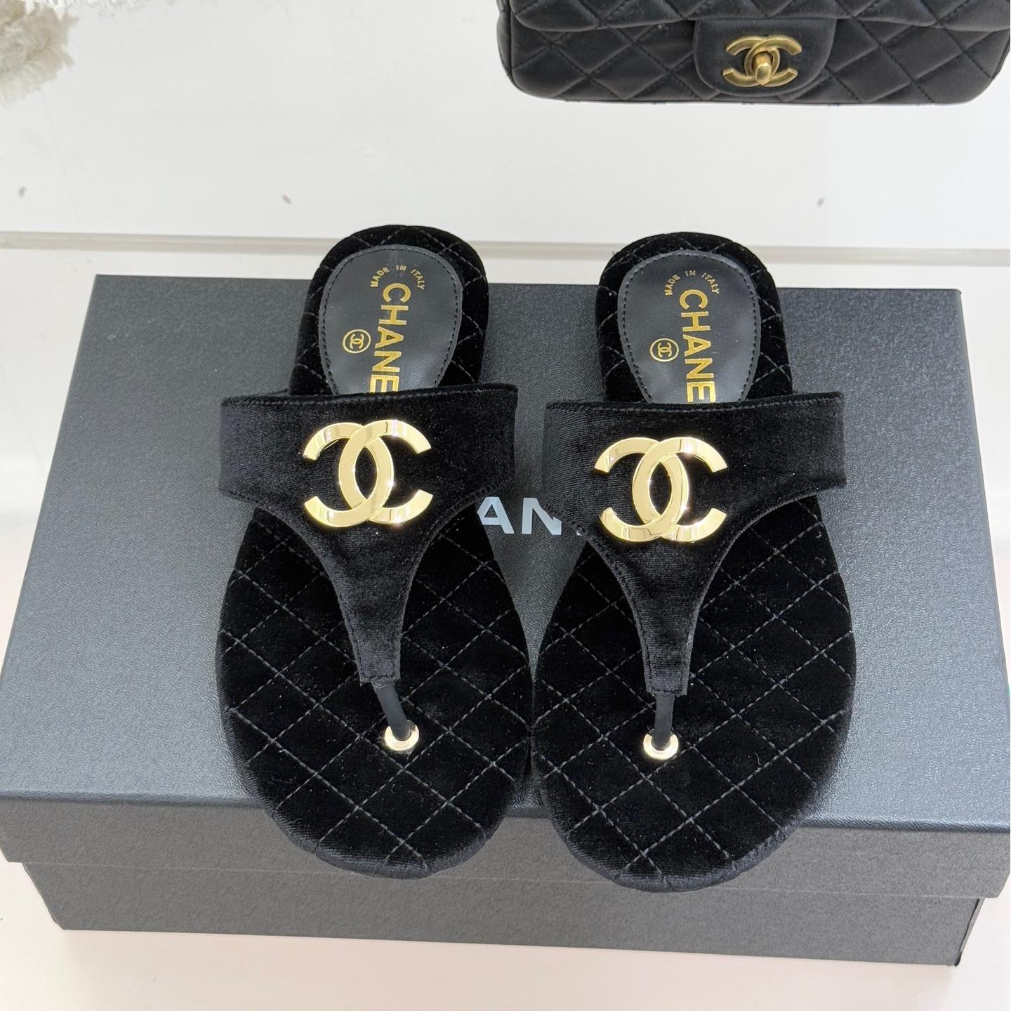 26SS New Women's Diamond Pattern Flip-Flops 0726031003