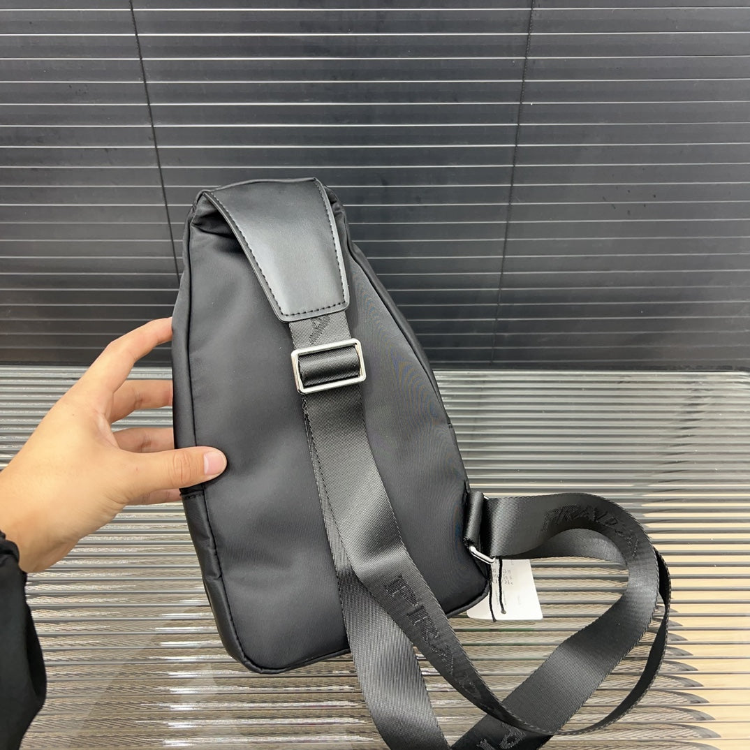 P waterproof cloth chest bag crossbody shoulder bag 0724120511