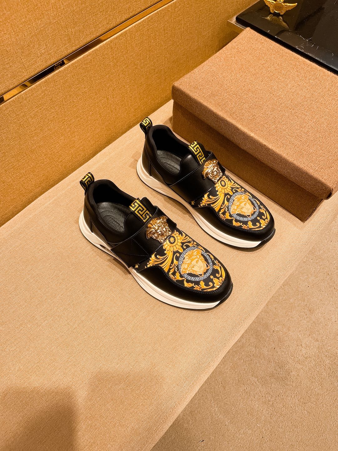 VS Men's Fashion Sneakers 072605806