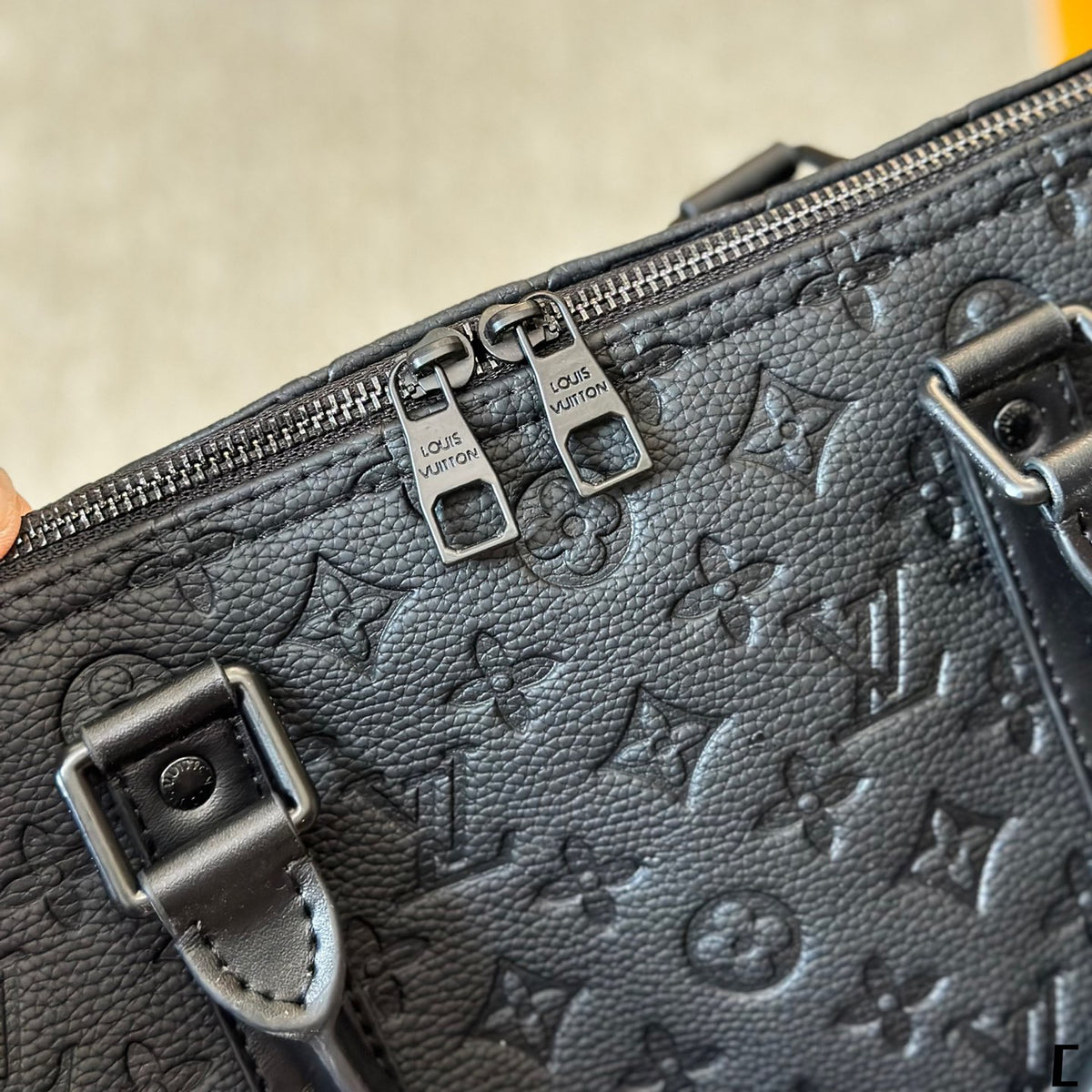 Embossed Travel Bag 1824031909