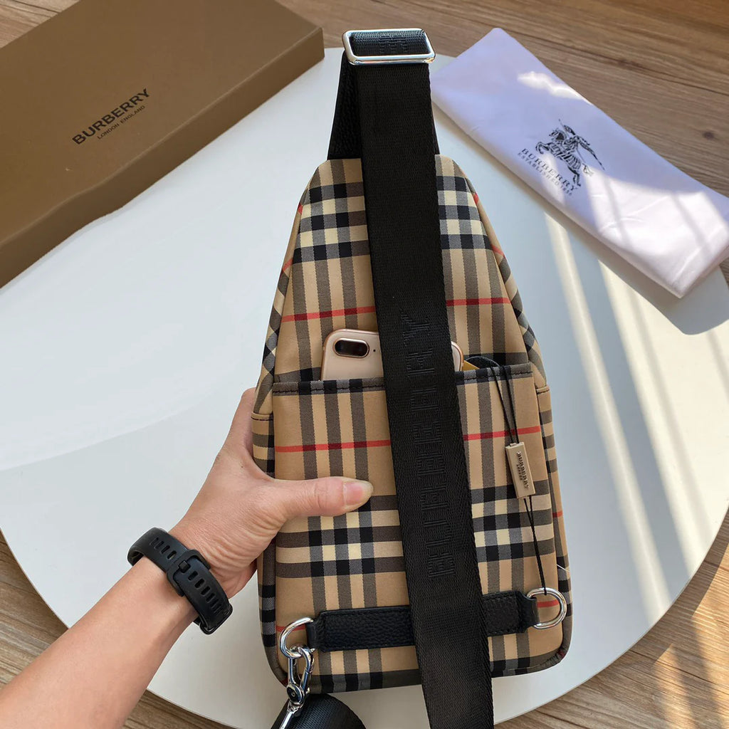 Men's new fashionable and versatile chest bag 1024073108