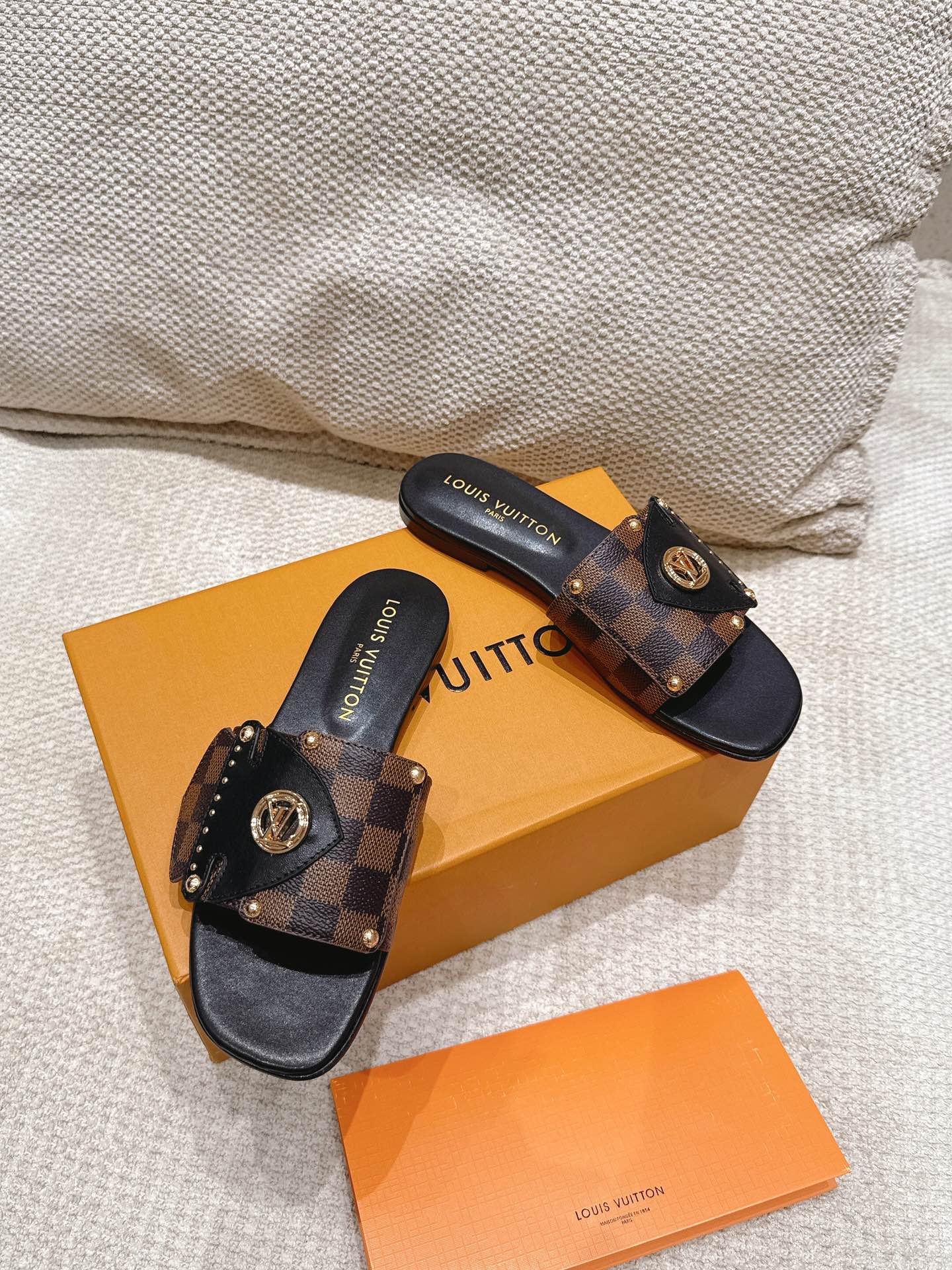 L new fashion flat slippers 0725040906
