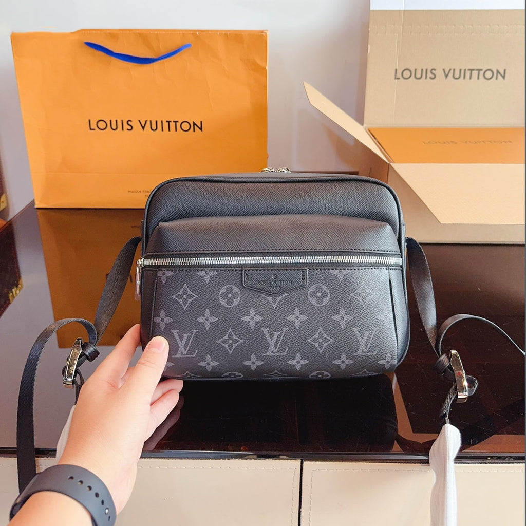L New MESSENGER Men's Bag XC24092710