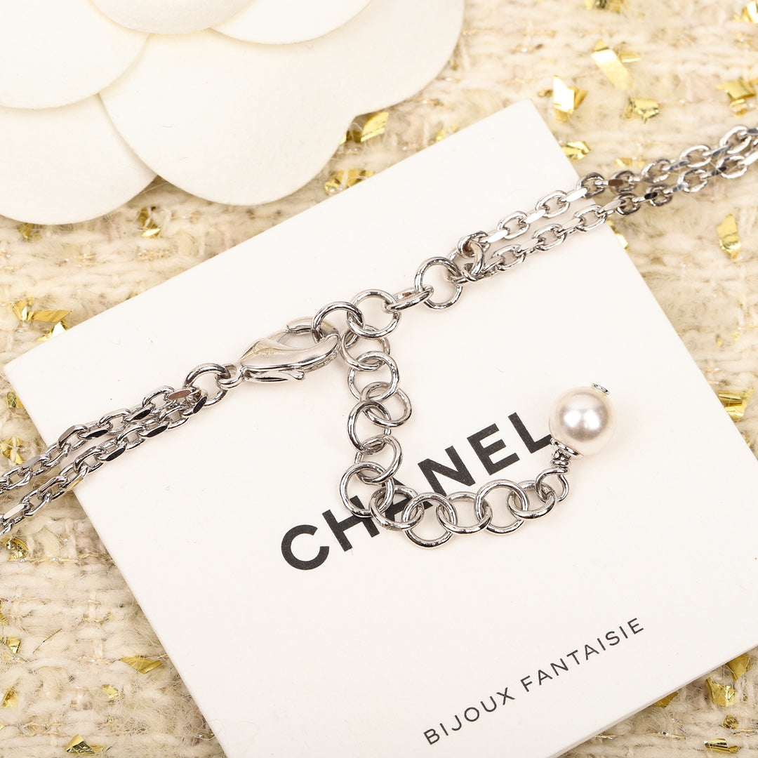 Fashionable Diamond Necklace Bow Necklace X091113