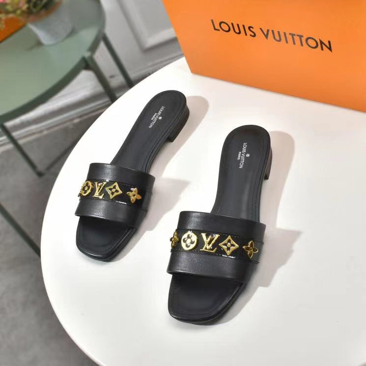 New V logo slides XC16060502