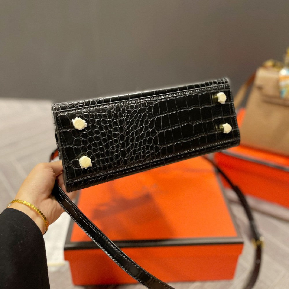 Kelly Handbag In Black Crocodile Leather