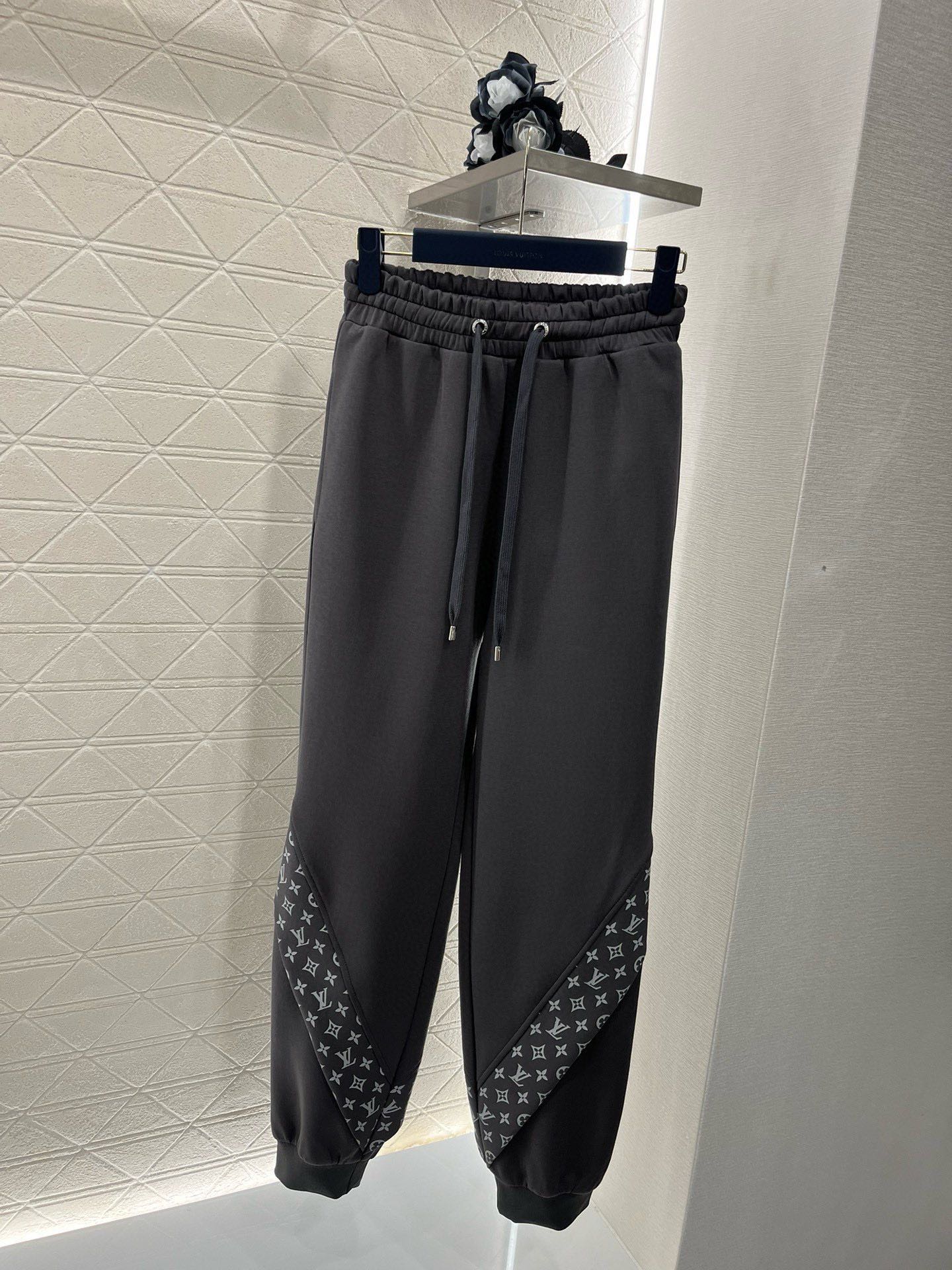 L new fashion hooded jacket and trousers suit 0724120503