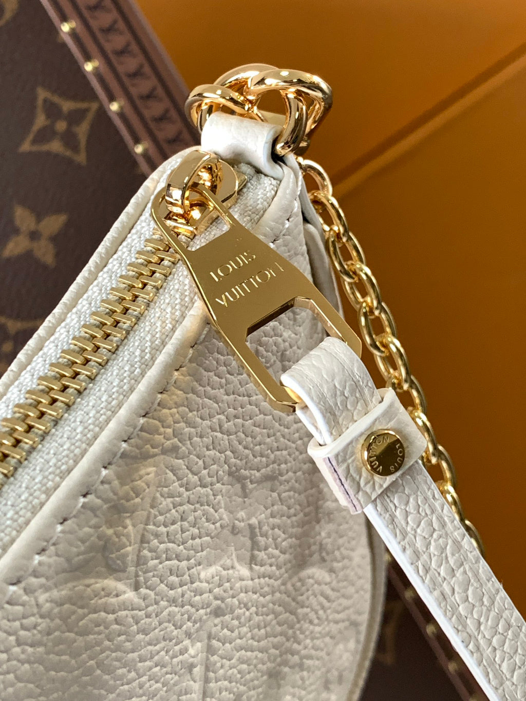 L & V fashion Cowhide leather hand bag M0726052010
