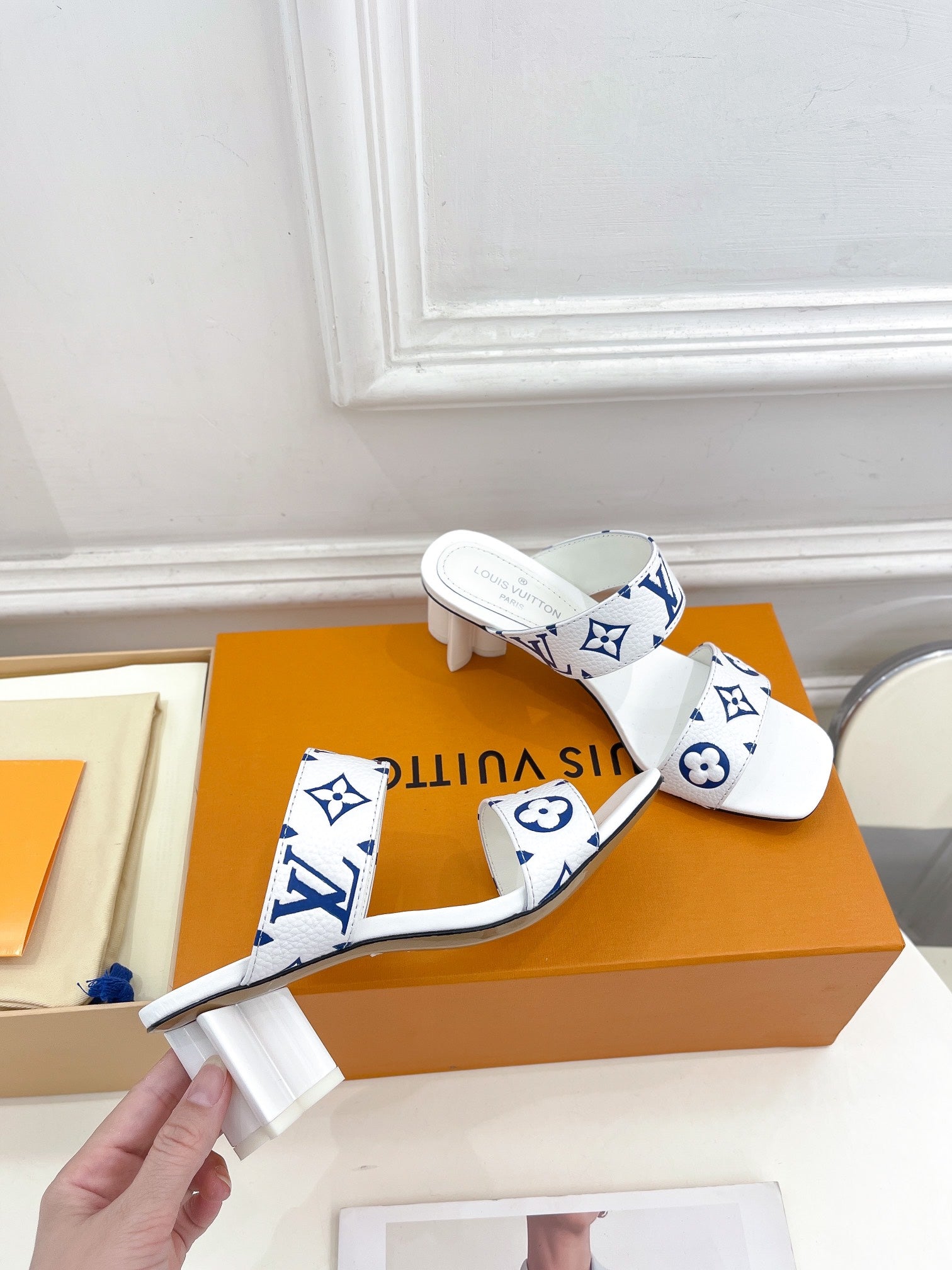 23 Ladies fashion luxury high heels SXC051602
