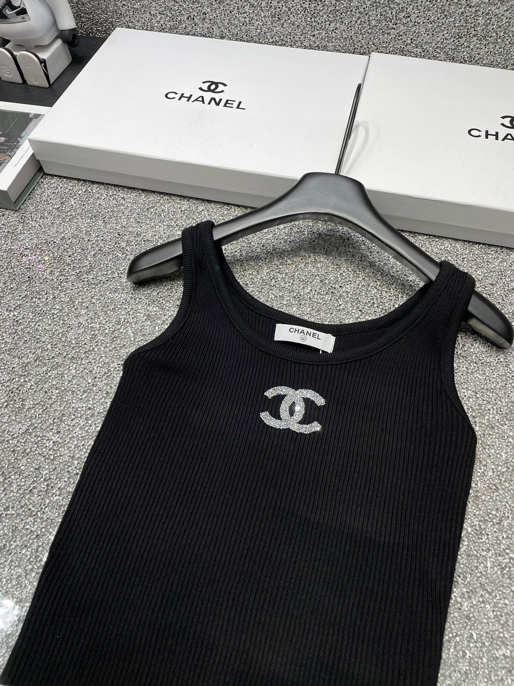 Summer new simple hot stamped letter knitted vest 0724042301
