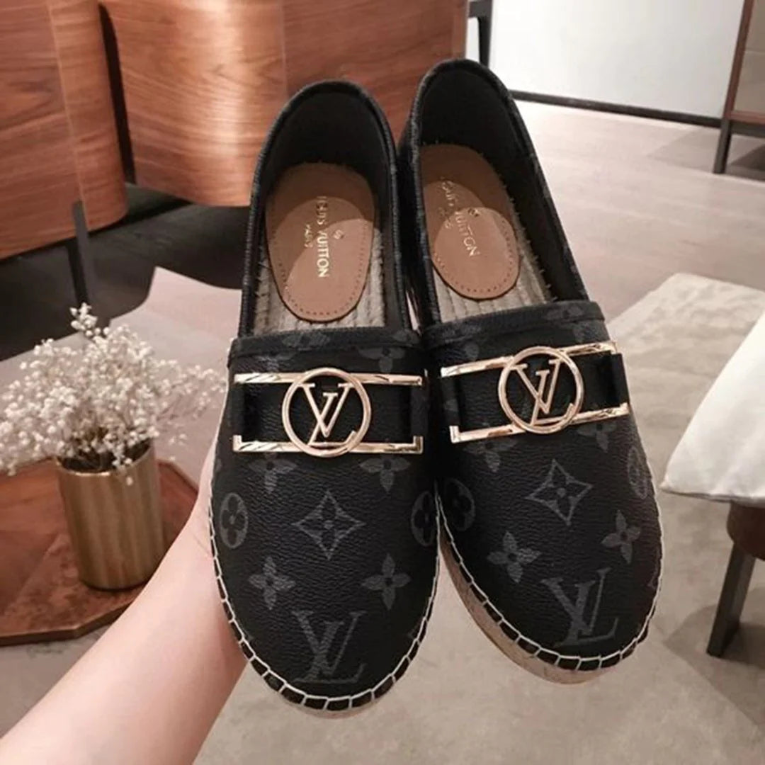New versatile fashionable loafers 1024013107