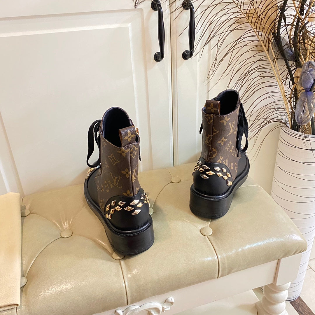 V cowhide/classic flower boots 0724090502