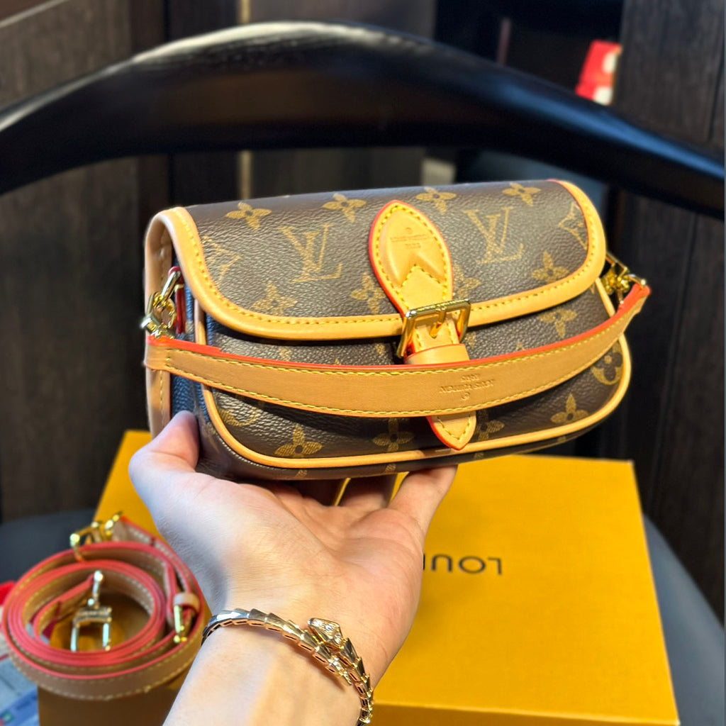 L 24ss Limited Flap Bag XC24092416