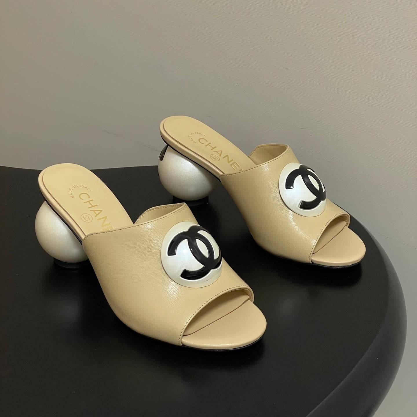 26SS New Women's Giant Pearl Slippers 0726031006