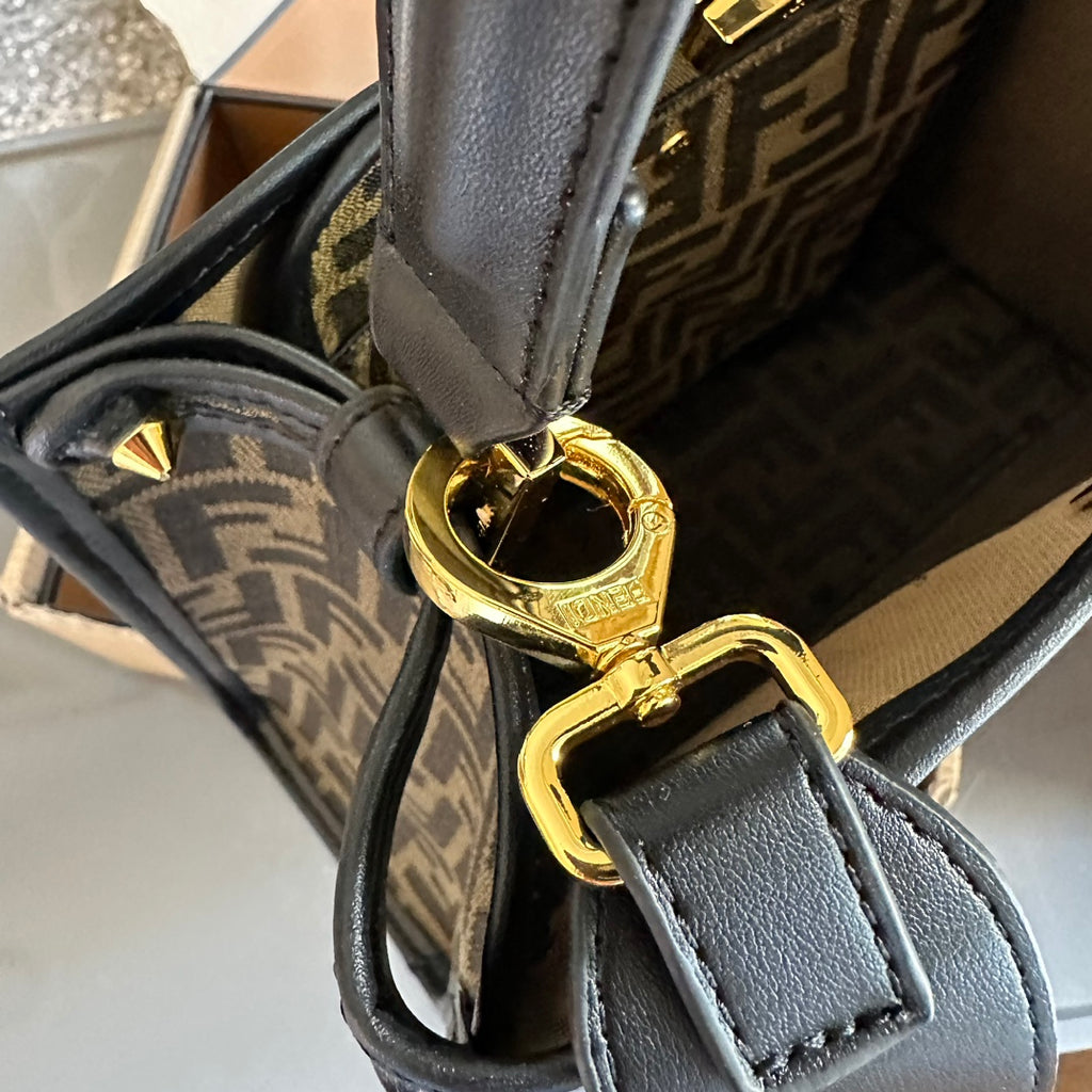 Peekaboo 24ss soft leather series bag 1824062409