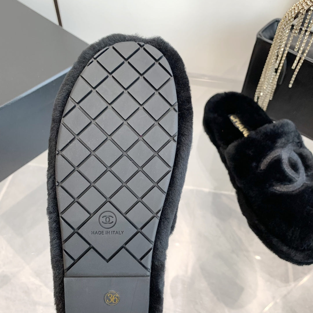 fashion plus plush slippers 0724121103
