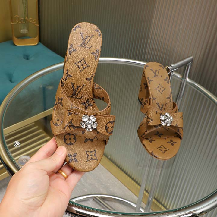 Classic all-match high-heeled sandals SXC05305
