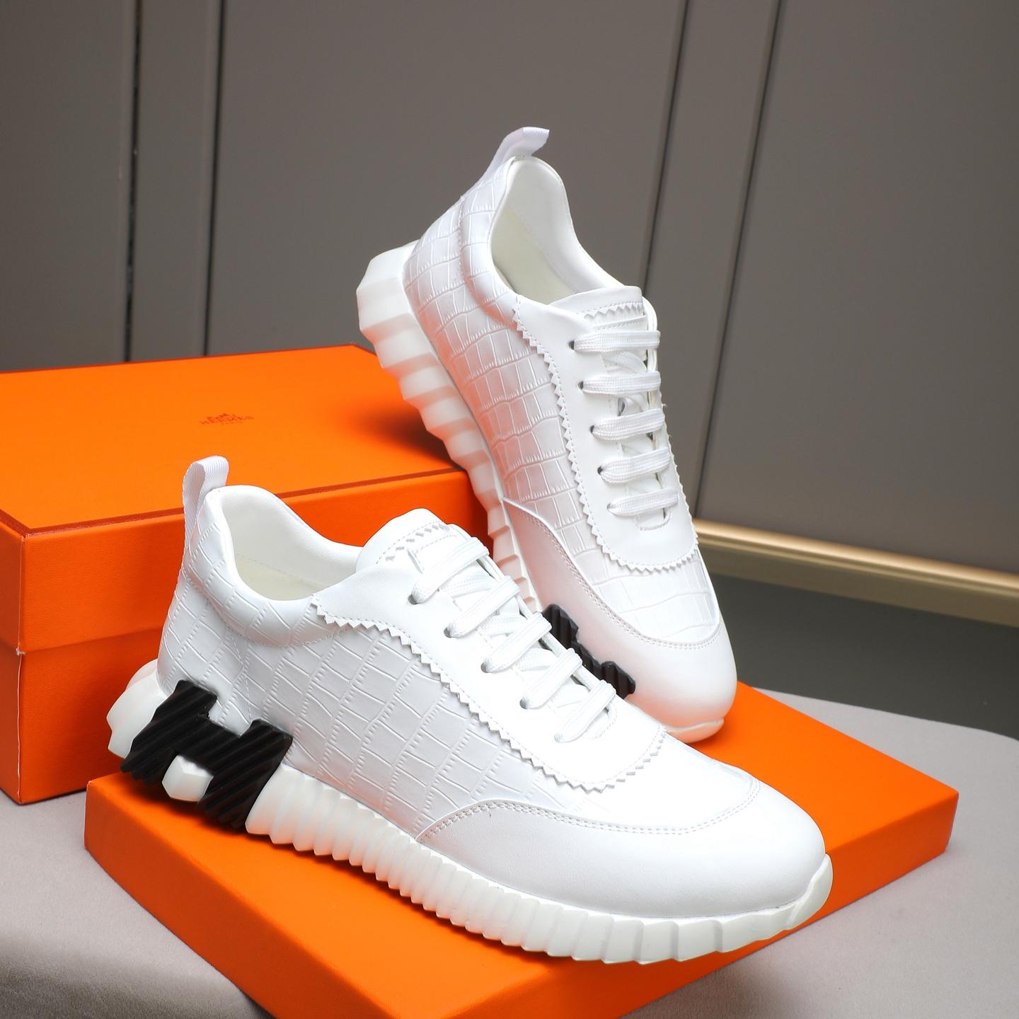 H Fashionable Casual Bouncy Sneakers 0726031601
