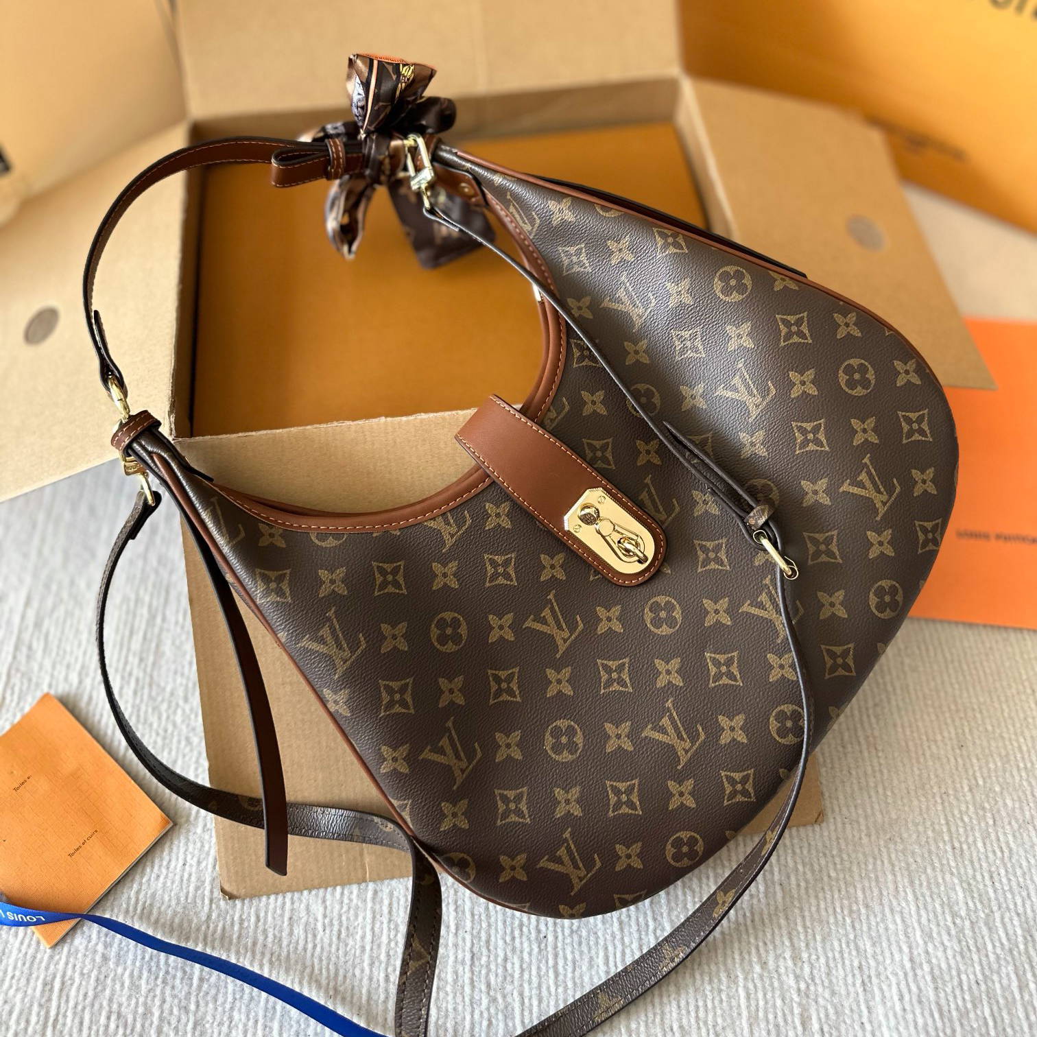 New second-hand armpit crescent bag XC07053110