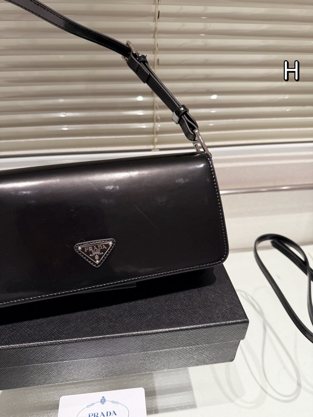 P Fashion Patent Leather Underarm Bag 0724120509