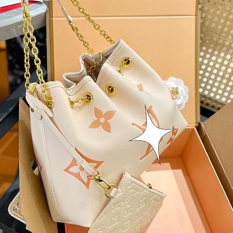 Fashion and versatile crossbody bag PD10062030