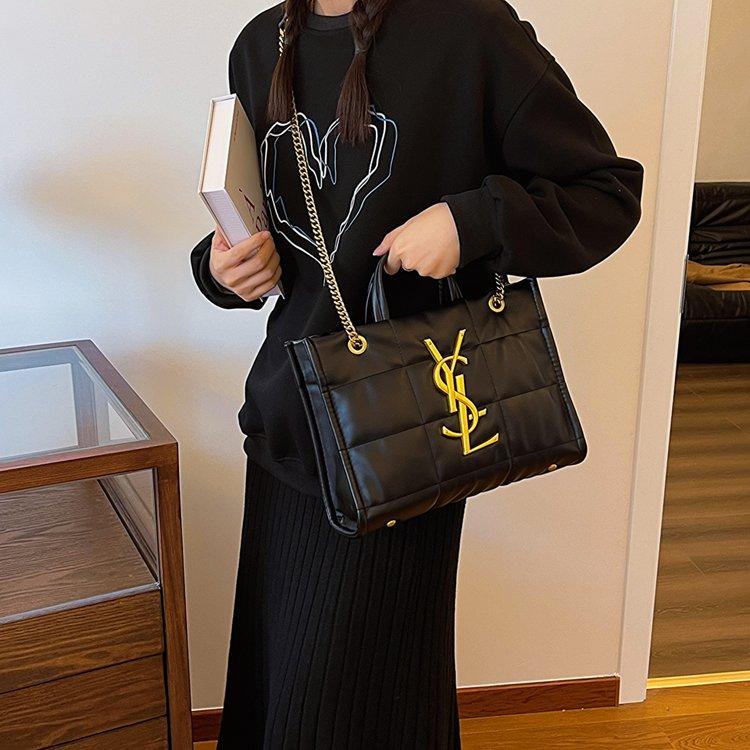 Fashionable and versatile crossbody bag 1023112818