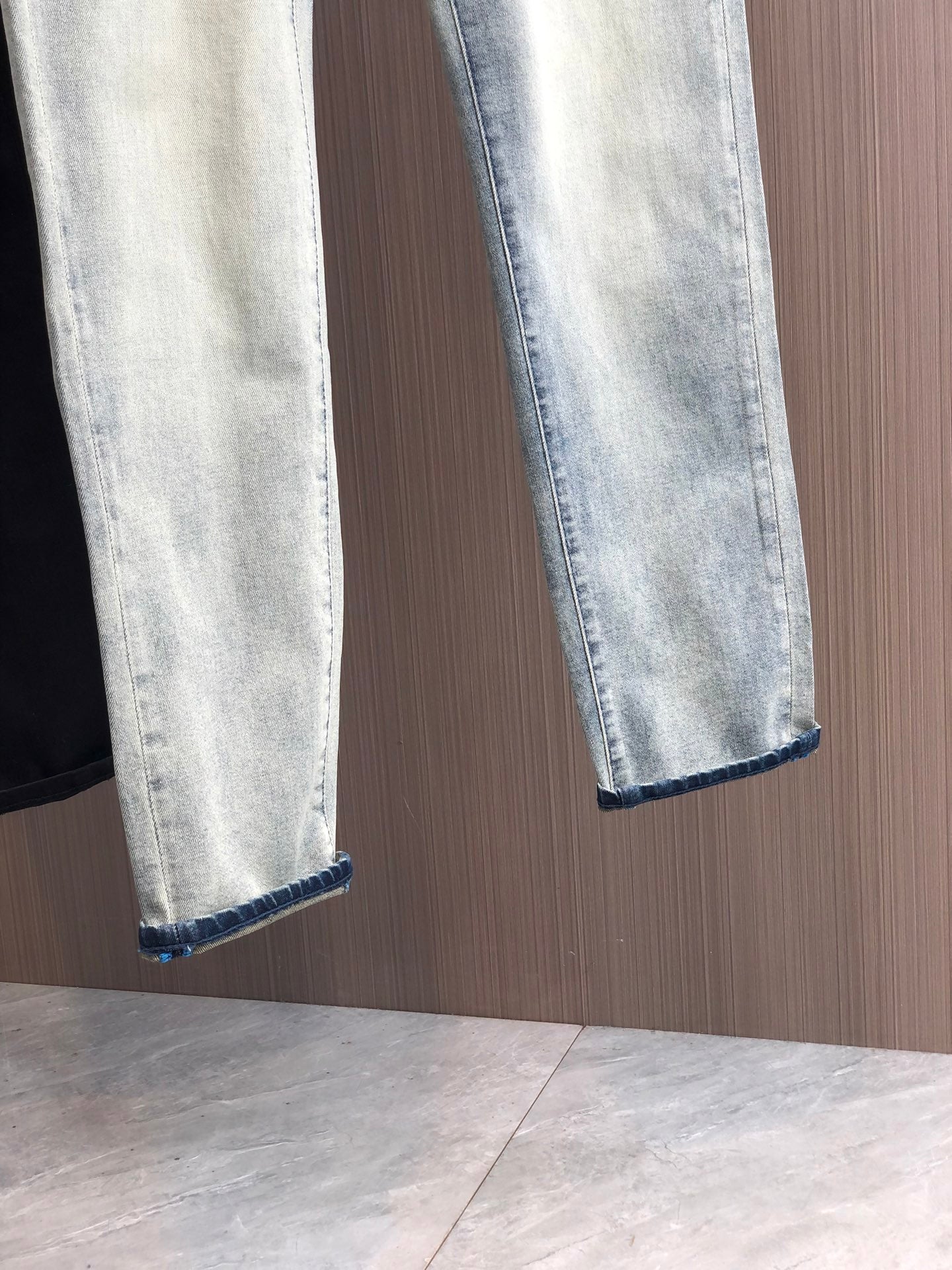 V Spring/Summer Slim Fit Straight Leg Jeans 0726051910
