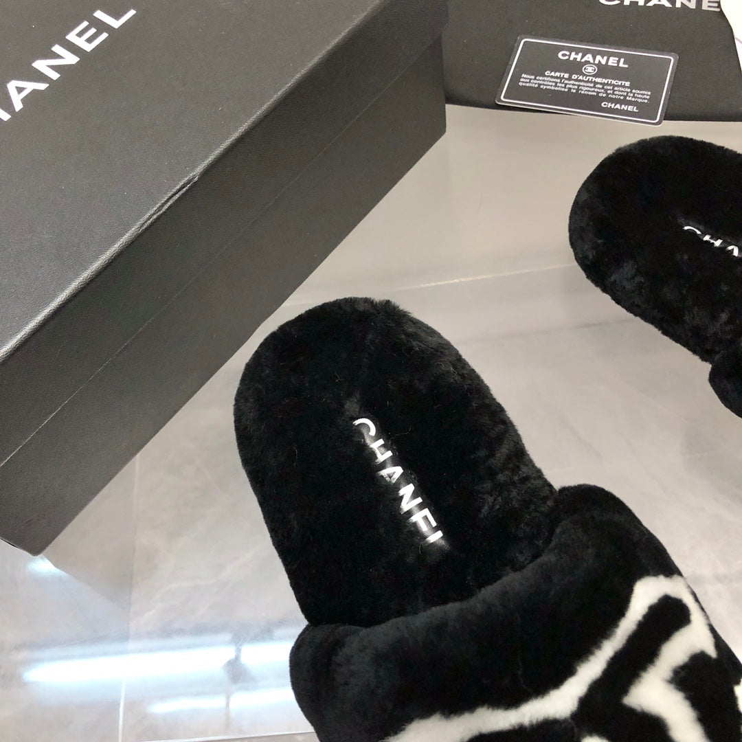 Fashion Plush Slippers 0725021303