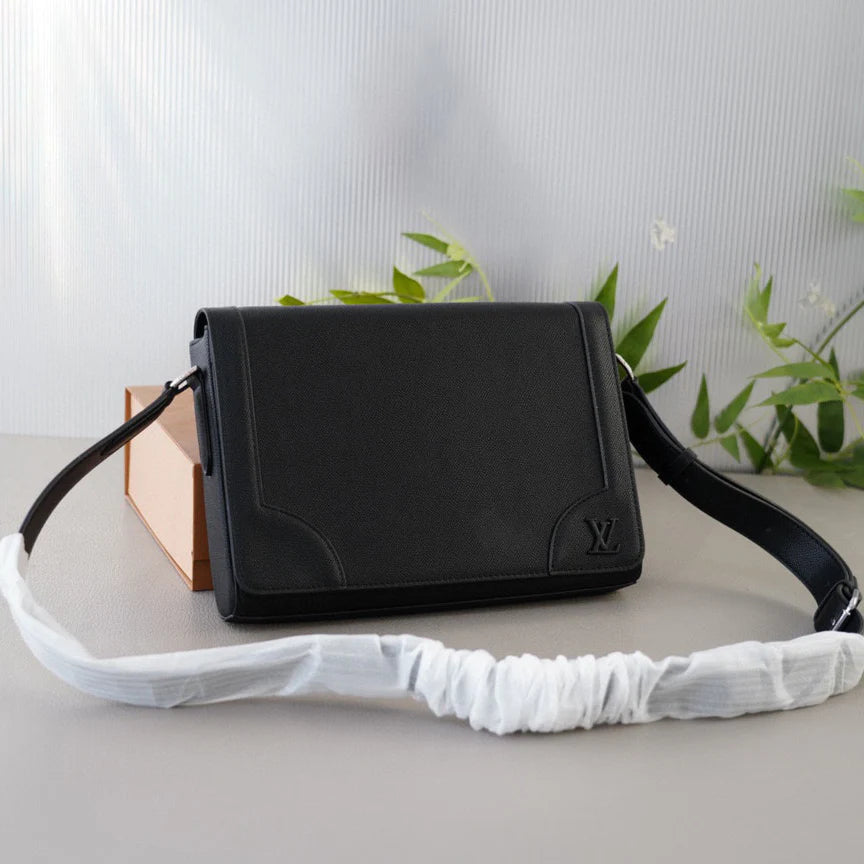 New Fashion Versatile Shoulder Bag 1024101202