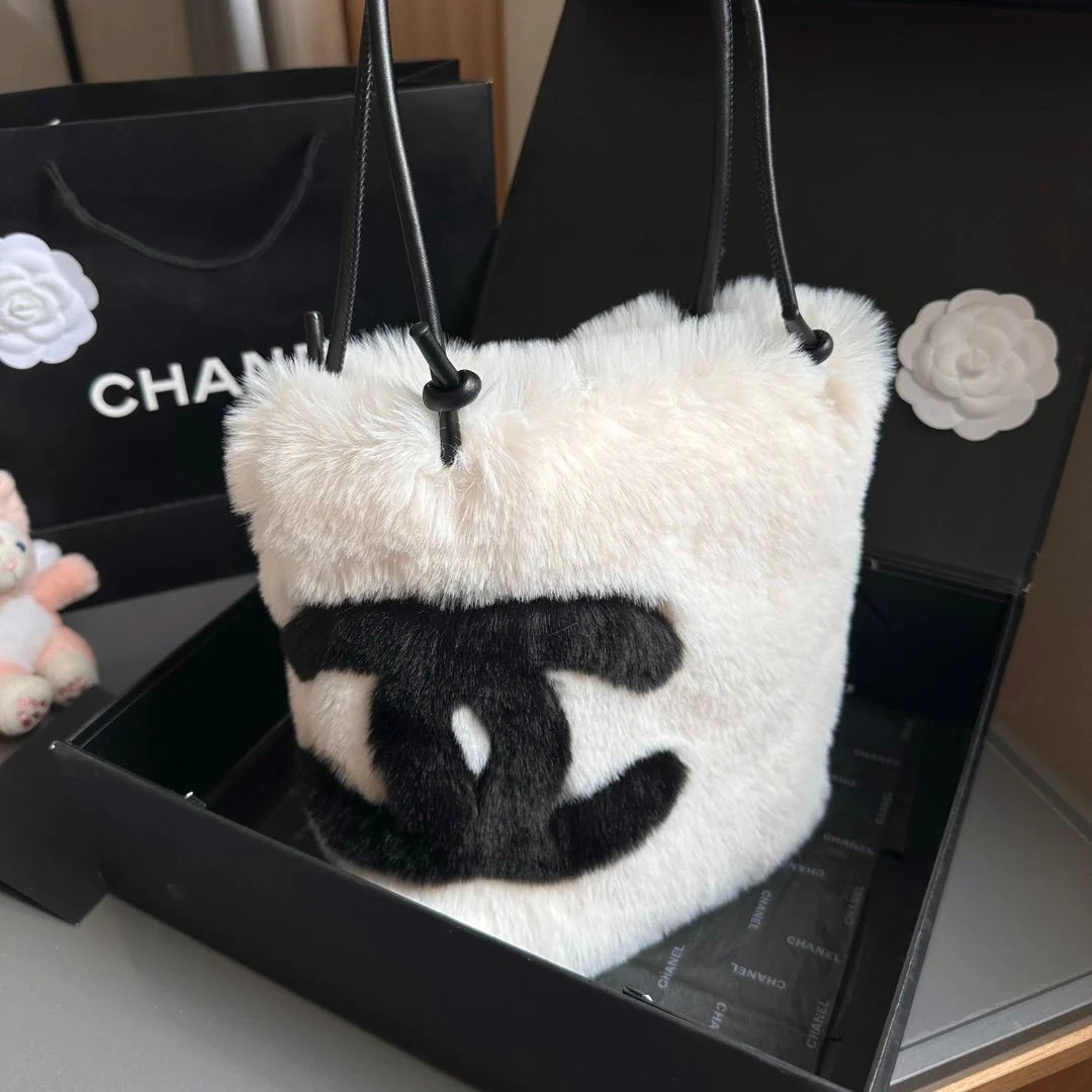 New Fashion White C Logo Women's fashion BagsXC052024012301