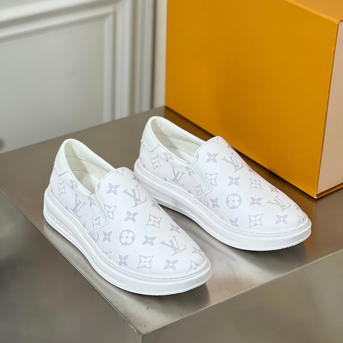 low-top printed slip-ons XC0723041702
