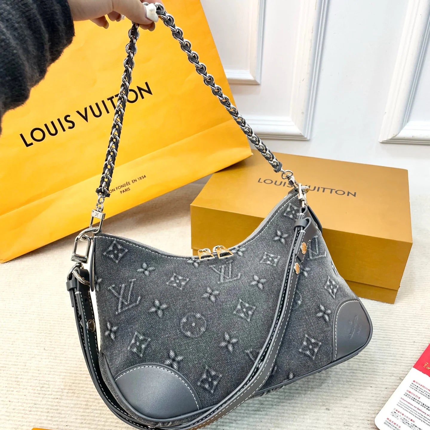 Classic Canvas Croissant Bag 1426011303