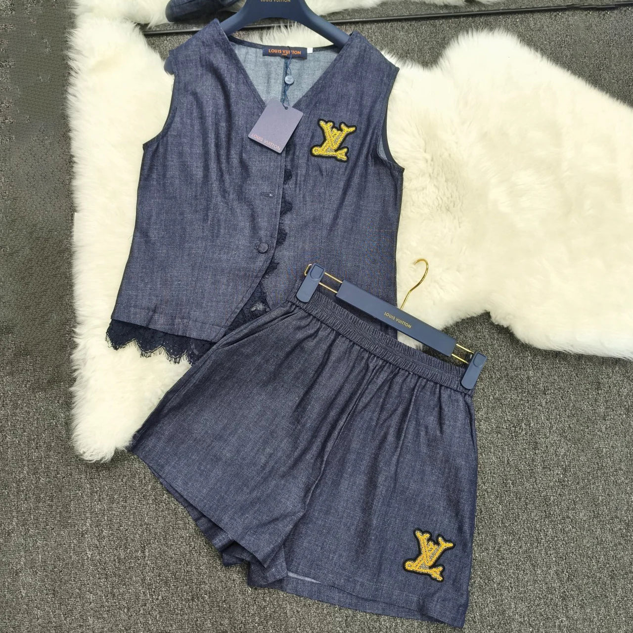 Gold thread embroidered sleeveless shorts set 1426012813