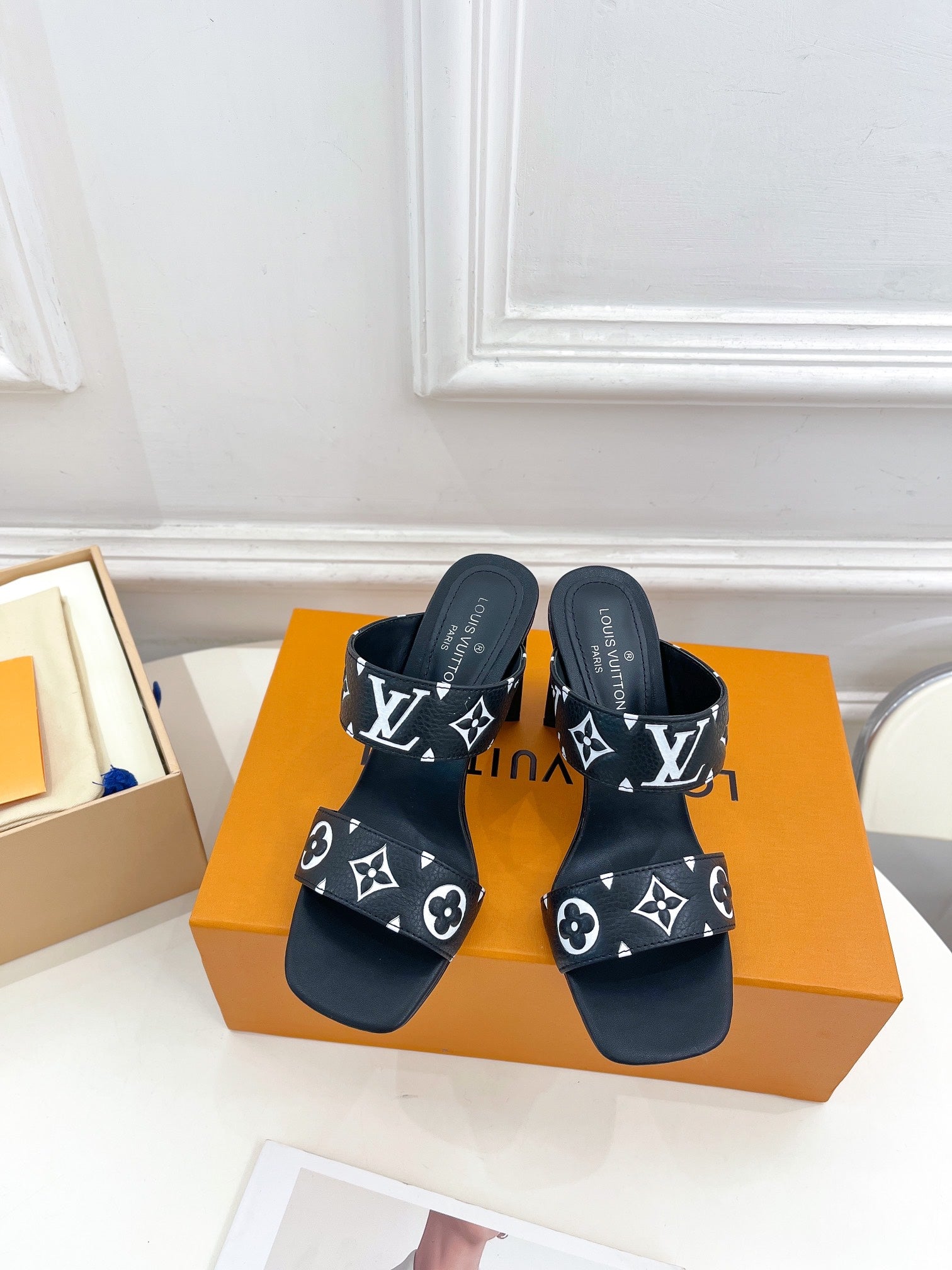 23 Ladies fashion luxury high heels SXC051602