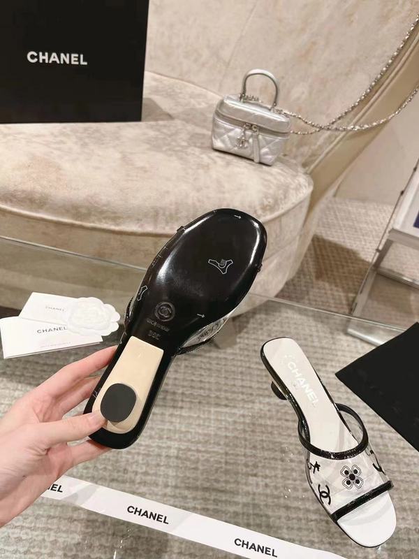 New black and white women's high heels X082908