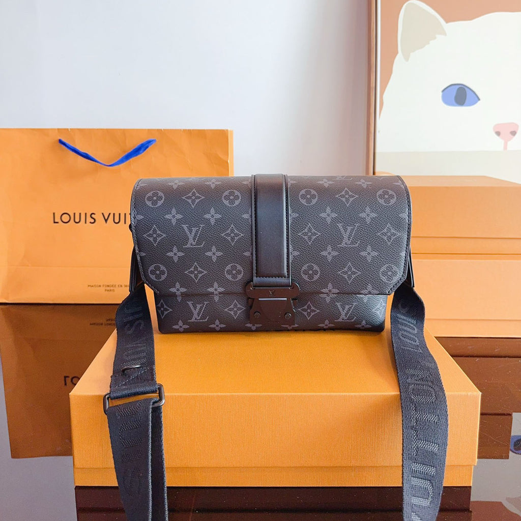 L S-Ca¥e Messenger Bag XC24092702