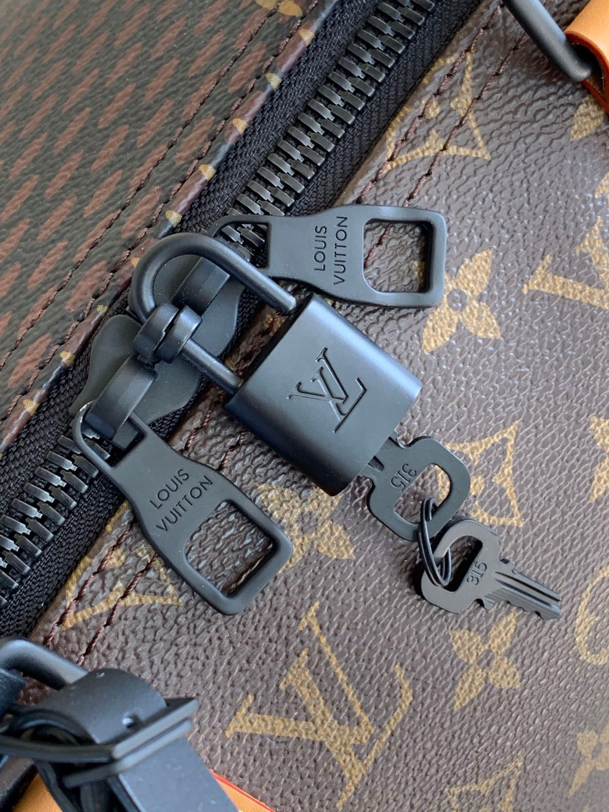 V Fashion Print Handbag 0724110412