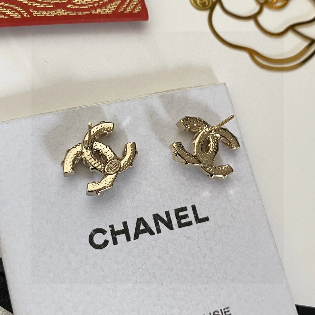 Super versatile new pearl earrings 1024040119