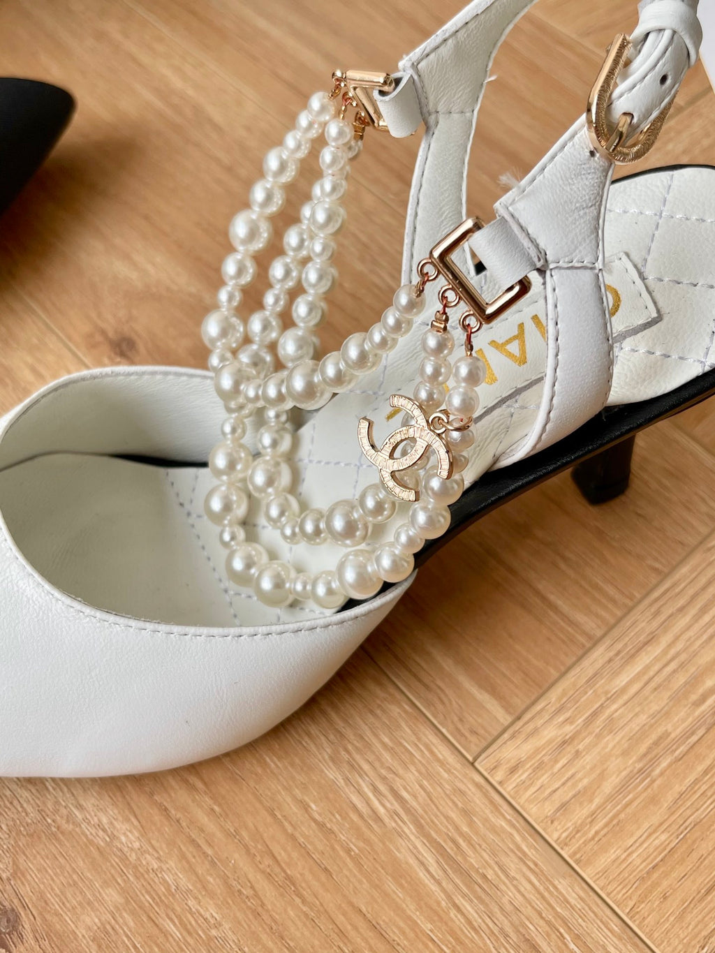 Pointed pearl chain high heel sandals 1824070202