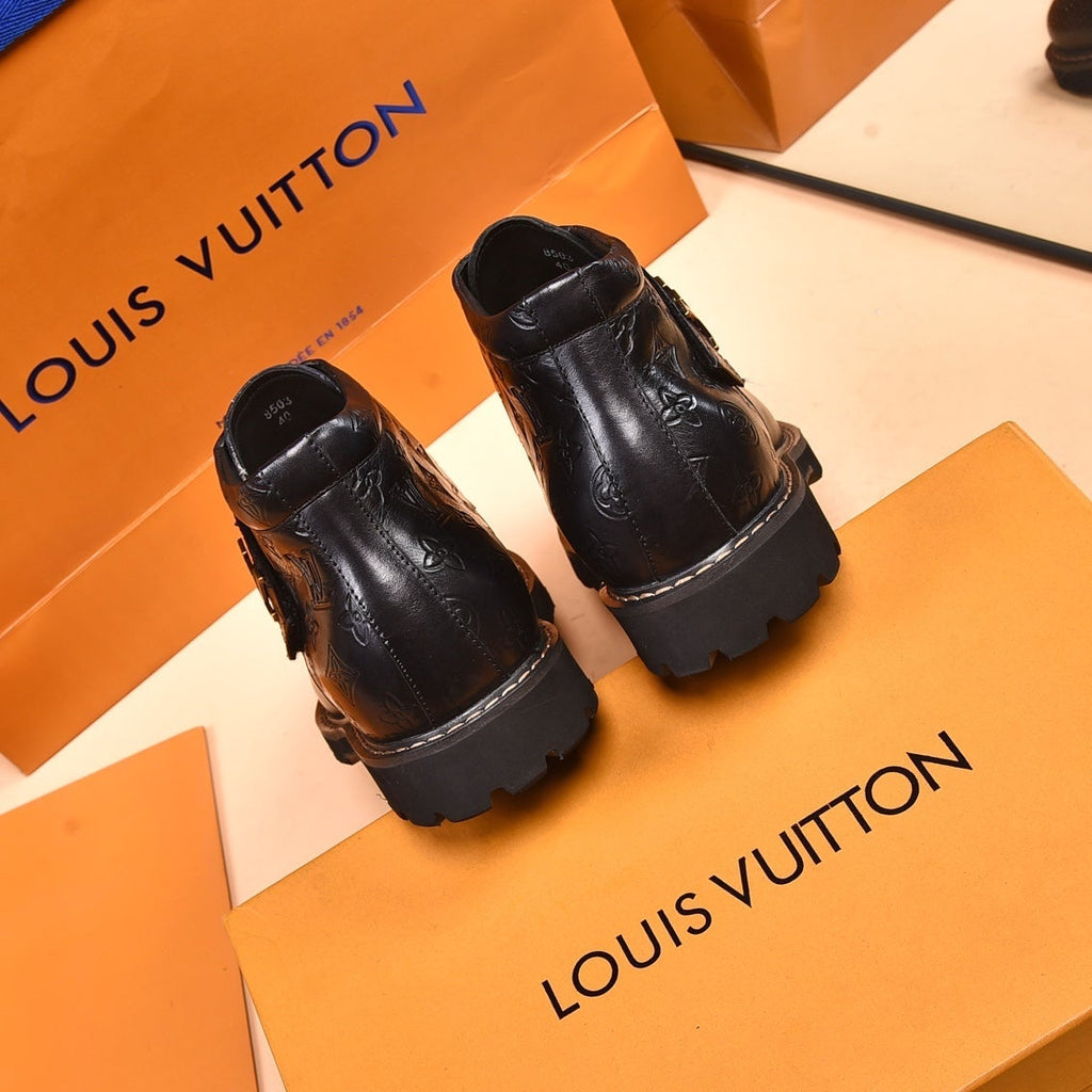 V classic logo fashion boots